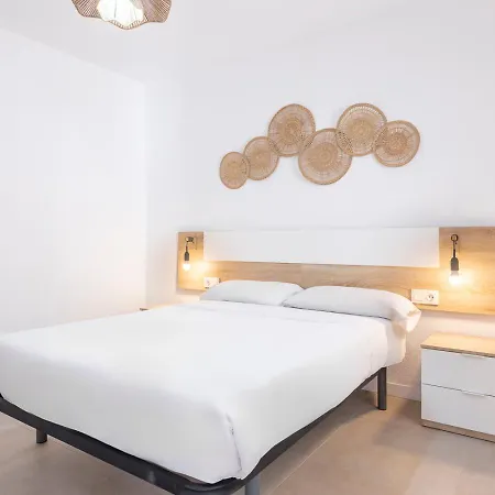 Bhost - Carihuela Higueras * Torremolinos